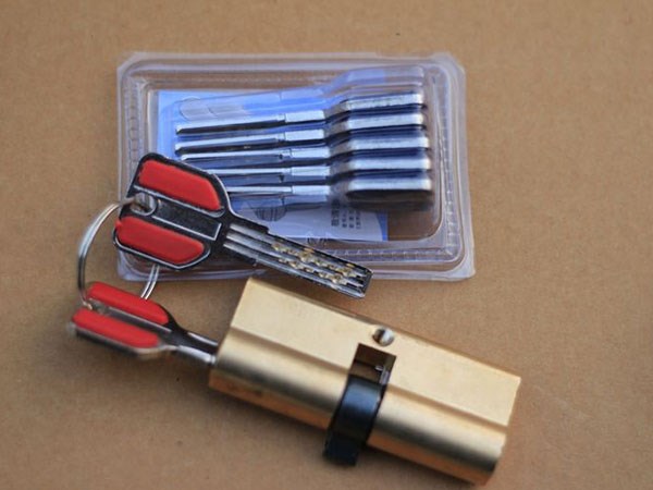 安慶開(kāi)鎖電話(防盜門換鎖電話)